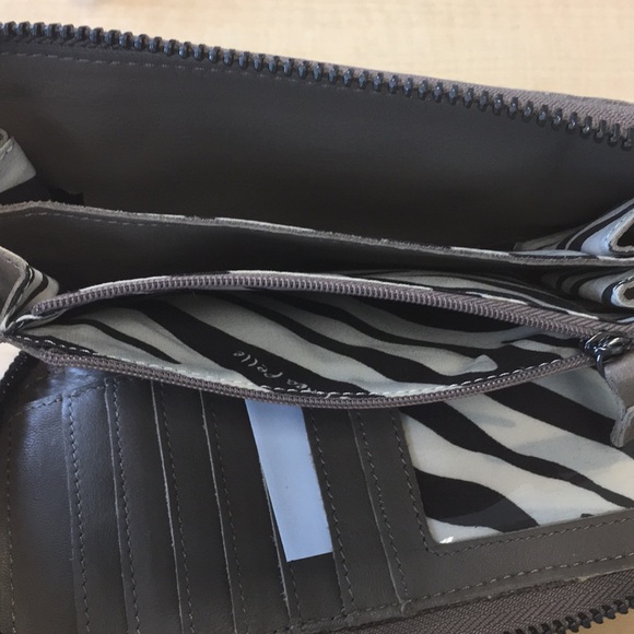 Linea Pelle Dylan Wallet - Picture 7 of 7